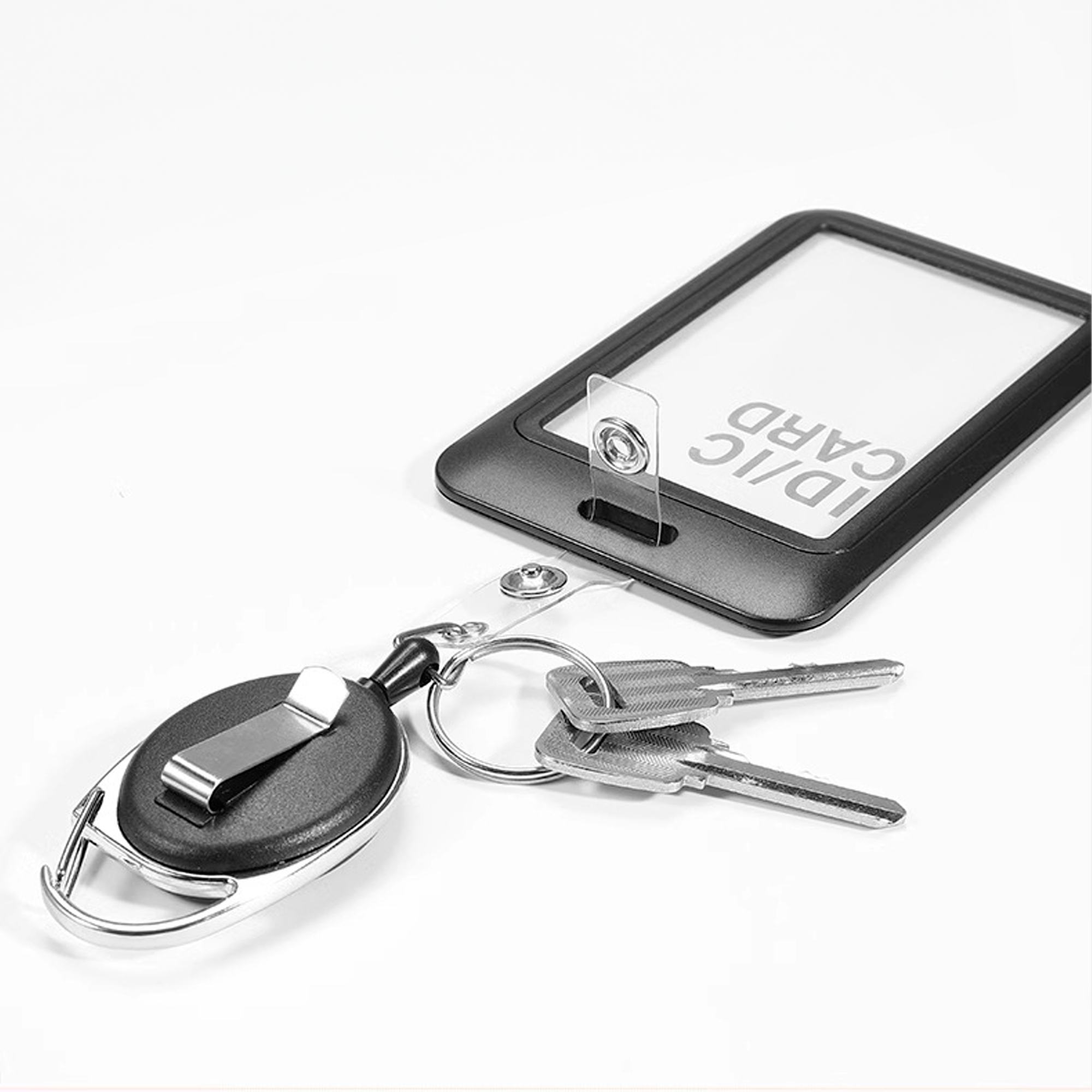 Ret リトラクタブル スキーパスホルダー クリップ付 安全で便利 紛失防止 スキー愛好者向け 伸縮式ワイヤーで長さ調整可能 軽量設計で装着快適